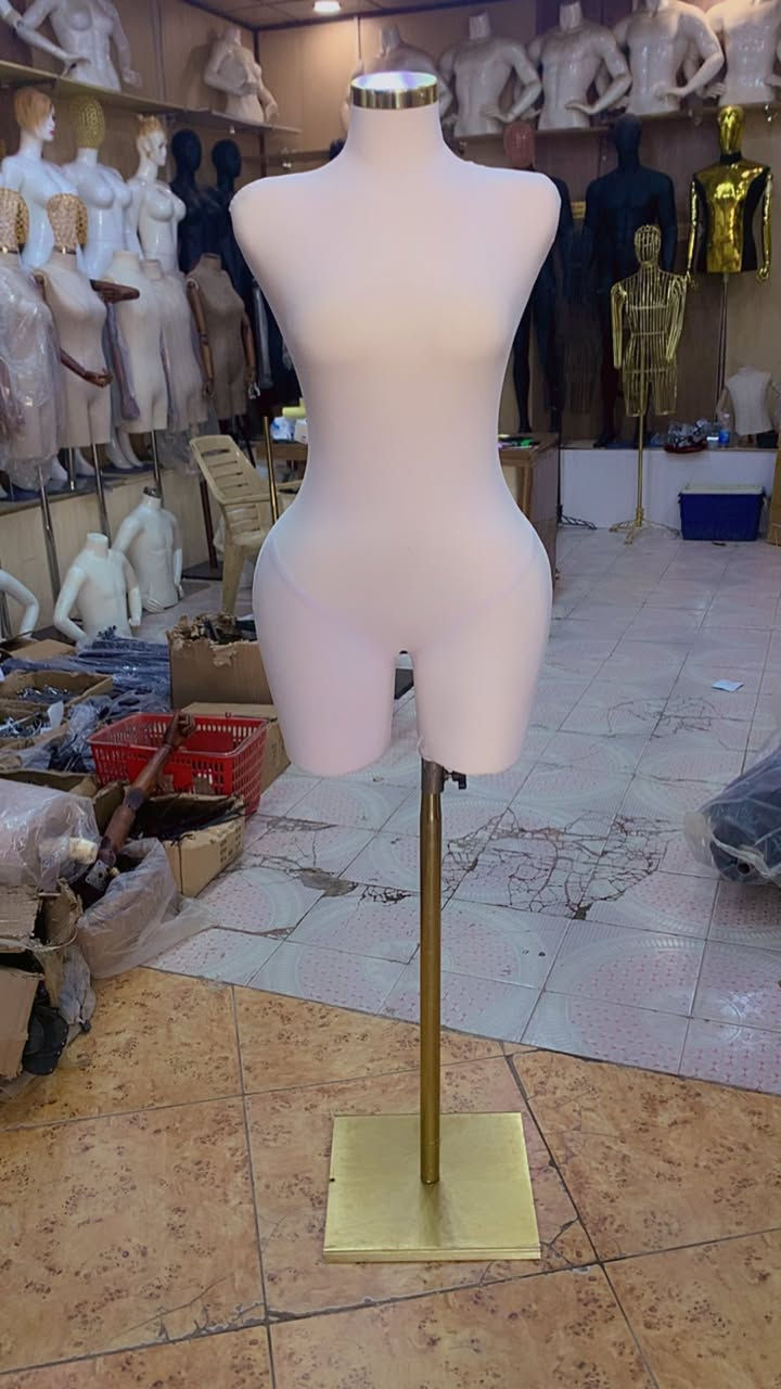 سلام عليكم ورحمة الله وبركاته نوفر لكم كل ماهو جديد من ديكورات وستانذات وتعاليك وديكور كامل متكامل للطلب والاستفسار واتساب *********** توجد خدمه توصيل كافه انحاء العراق
