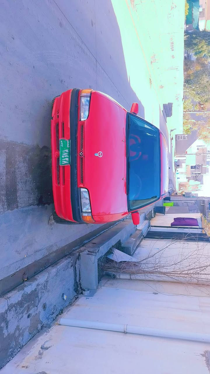 مازدا ٣٢٣ موديل ١٩٩٢ سه نه وي كه سك تحويل وكاله كوبون بنزين باكانه ي هوليريش به شه رت مه كينه به خ جوارتايه ي نوي  سوكان باوه ر كيجي بنزين حماوه  بريك كاره بايي هه موو مزبوت وه ركه راو ليدراني نيه كيرو مه كينه ش بي عه يب اكه ر مشته ري تيل بكه ***********
***********
