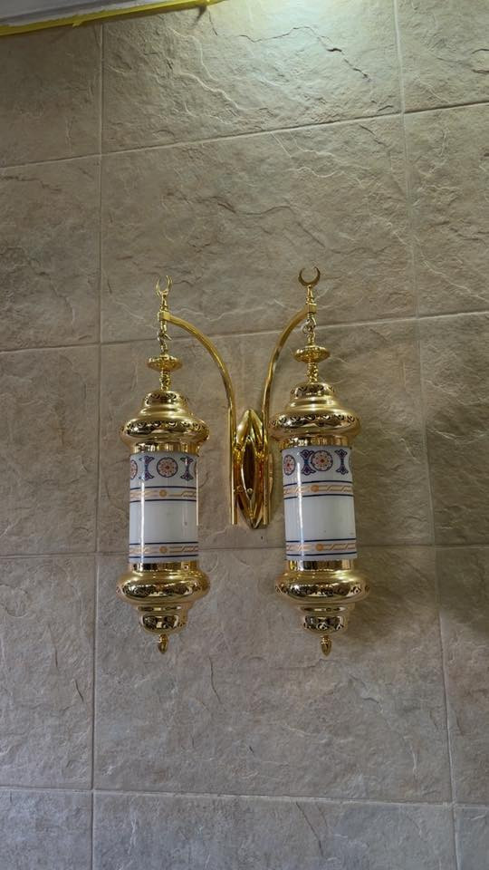 ثريات تركي طلاء ثابت لون ذهبي خمس ثريات كبيرة عدد واحد ووسط عدد واحد وصغيره عدد ثلاثه للبيع بغداد المنصور سعرها مناسب جداً للاستفسار ***********
