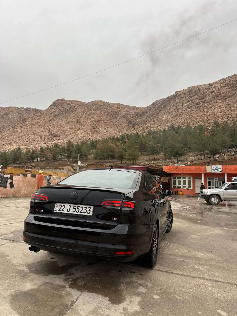 جيته 2018 مواسەفات Tsi مەکینە 14تۆڕبۆ سەیارەکە ٣ پارجەی سبوخە بئ داخلی رەقەم و سەنەوی نوئیە تا ٢٠٣٠ تەحويل و بەناوكردن بةشەرتە هەمو گيانى كەپسە لەسەر بيلادى ماوە ماشاللەى دەويت  سەيارەكە هى دەستى خومە گير و مەكينە بەشەرت 
ژمارە :***********
*********** أربيل, العراق
