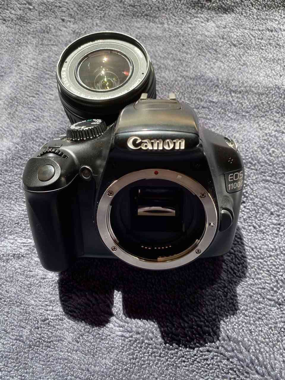 كانون d1100 نظيفه جداً
🔚مع كامل ملحقاتها 🔜 

1 - عدسه جديده 55.18 الاصليه

2 - رام 32G الاصليه  

3 - حزام ضهر حامل للكامره  

4 - حقيبه كتف ويد 

5 - بطاريه تدوم طويلاً  

6 - شاحنه تدعم الشحن السريع  

7 - حزام حقيبه  

(مكاني نجف الأشرف )

السعر 250

 

الاستفسار  ***********
