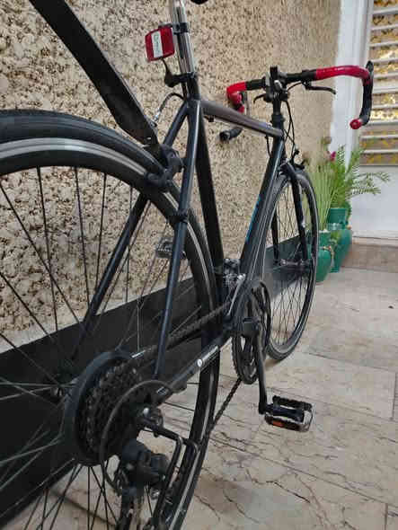 السلام عليكم
بايسكل رود ماركه  للبيع او المراوس

موصفات

تايرات جديده

جوب جديد

جميع قطع البايسكل شيمانو

نظام اربع بريكات

ستيرن ياباني اصلي

عكرب شلمانو

كير شلمانو

مكينه شلمانو

بايسكل احله من الصور بهواي

بي بعد مواصفات

بايسكل جاهز من كلشي

مكاني بغداد الشعب حي التجار 

السعر 175الف وبي مجال

رقم موبايل ***********
