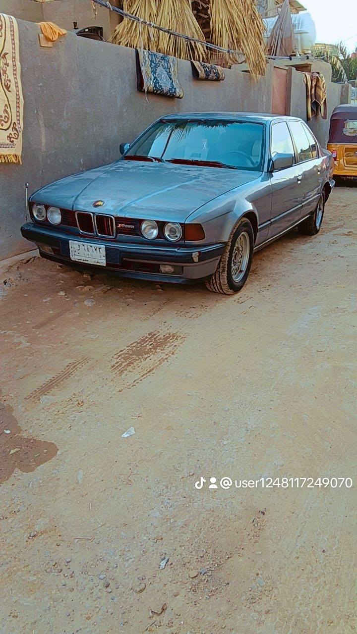 السلام عليكم بي ام لبيع موديل 92محرك 730سيارة احلى من الصورة ***********
