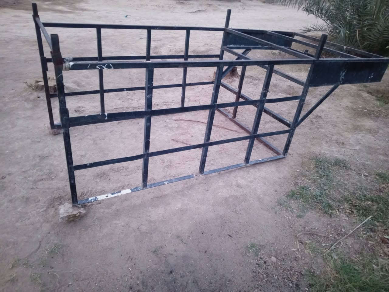 سلام عليكم محجر ستوتة للبيع السعر 100 
***********
