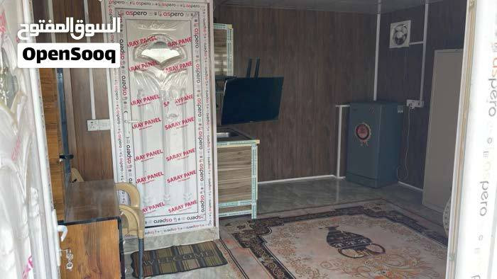 شقة كرفان مفروش للايجار جاهز للسكن طابق 3 العنوان بغداد المشتل شارع الكوسترات قرب بلدية بغداد الجديدة  سعر الايجار الشهري 300 الف للاستفسار اتصال بالرقم ***********
