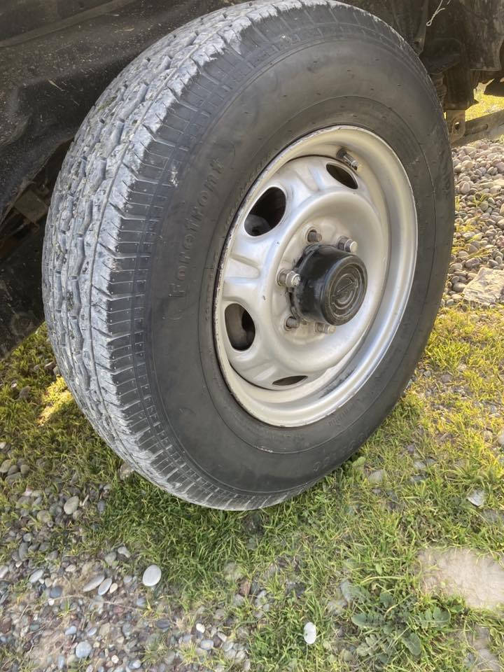 2001پاوەر
بۆفرۆشتن 
گیڕو مەکینەو ئەکسل بەشرت 
چەمچەو ناوە بۆدیی لۆکی پێوەیە 
پیشو پشتی تازە داگیراوە 
ڕەقەمو سەنەوی تازەیە تا 2028حیزام بۆیاغە 
شوێن هەولێر ***********
