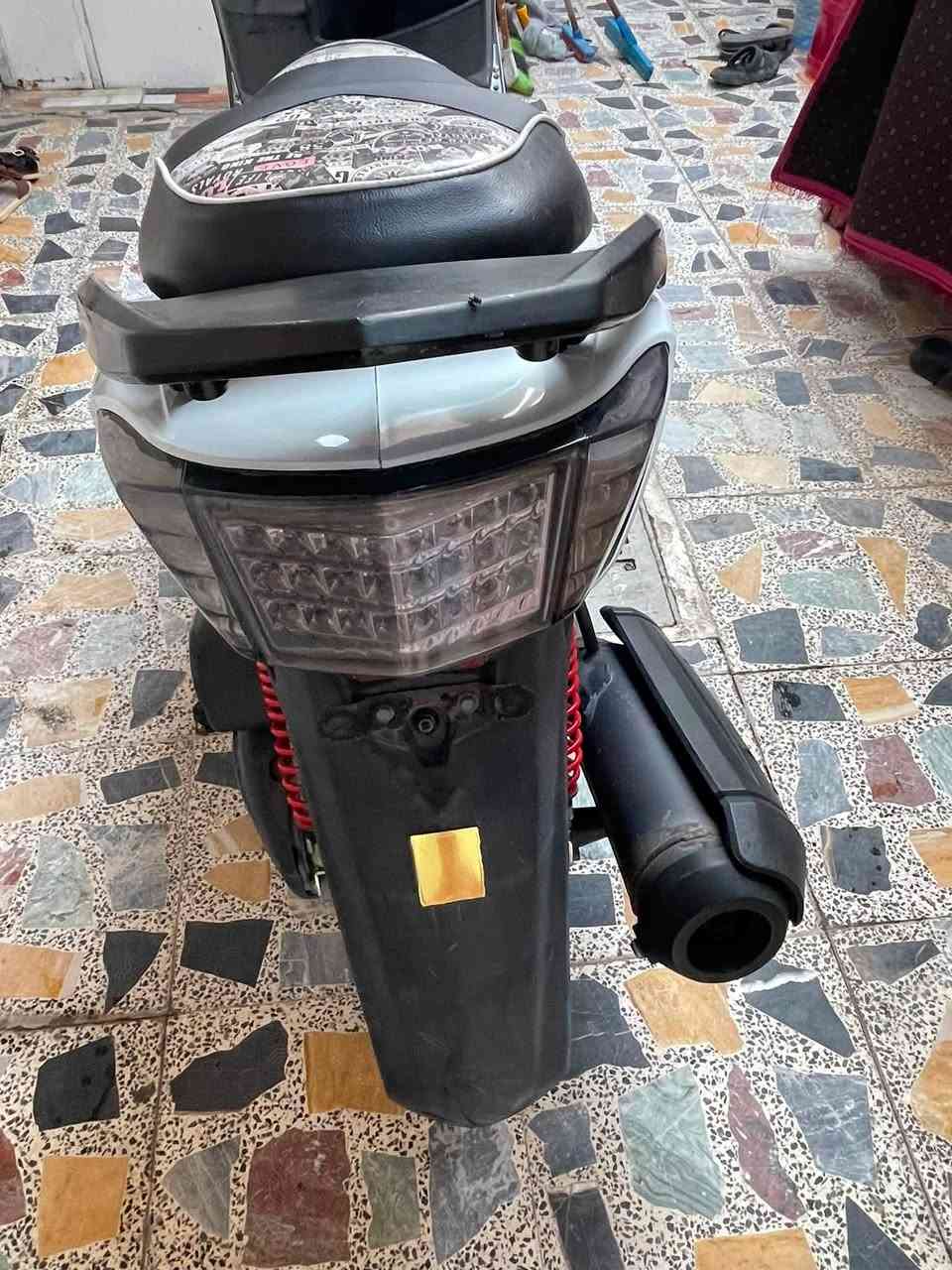 سكنس فحل ياباني 🇯🇵🇯🇵قبق نفخ استان كهربائي دراجه مكينه اتشك الكاع مكفوله كفاله عامه اطيك يوم كامل اذا مفتوحه ترجعه للباب البيت ماشيه 37 الف تايرات جدد/ السعر مليون و400 وبيه محال بسيط /عنواني بغداد مدينه الصدر الشراي يتصل***********
