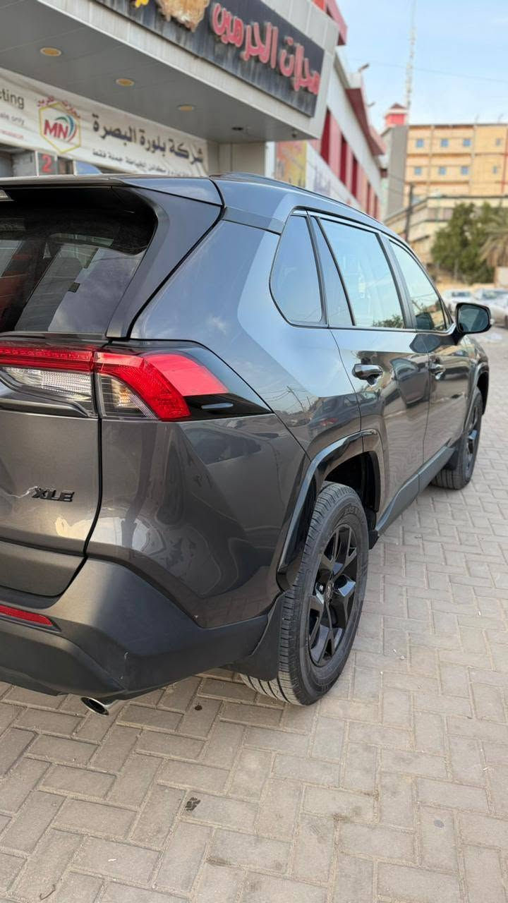السلام عليكم للبيع موديل 2023  نضيف جداً نوع الفئة
X series
السعر المطلوب 
235 ورقة 
للتواصل ***********
للتوصل ***********
