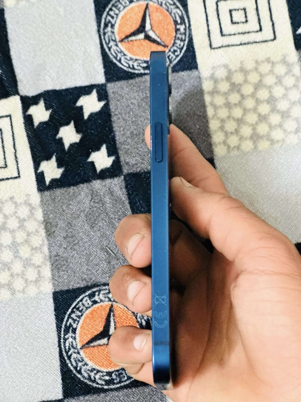 السلام عليكم
ايفون 12عادي 
ذاكره 128
بطاريه 94 بلادي 
ماستر AAA 
نضافه 100‎%‎
مكفول من فتح وصيانه 
كلشي وضع الشركه 
بدون ملحقات 
فقط كفر 
 السعر 340وبي مجال حك الجيه 
مكان بابل شارع 80
***********واتساب
