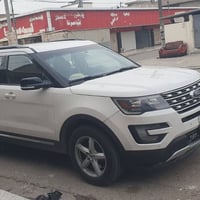 فورد اكسبلور 2017 صبغ وبونيد وجاملغ 07503271341 السعر 153 ومجال بسيط