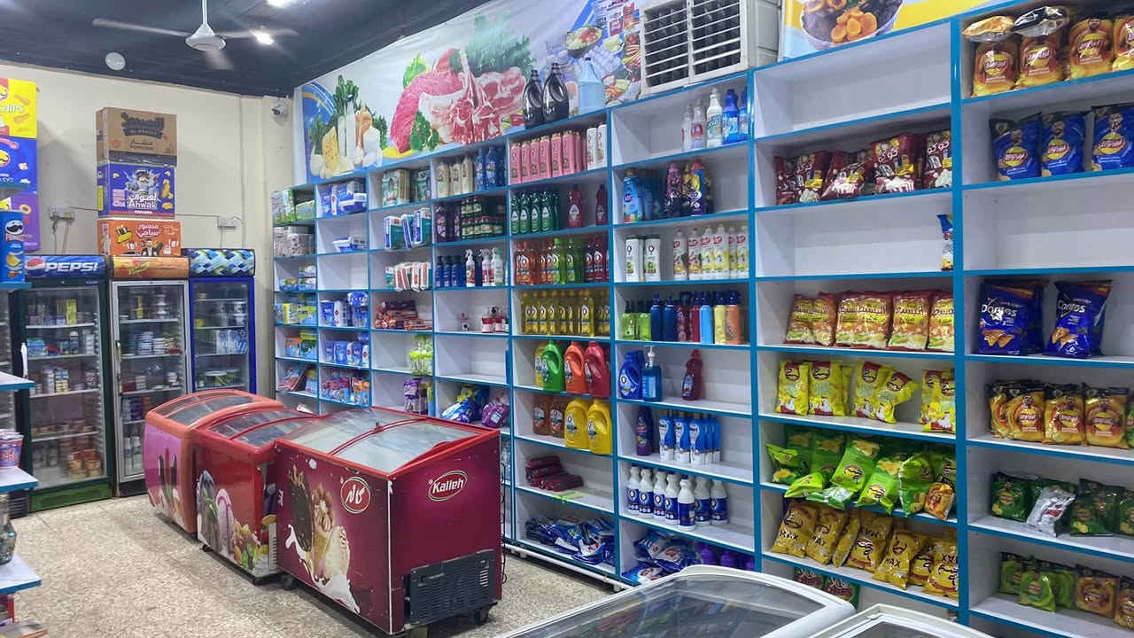 السلام عليكم اخوان عندي أسواق للبيع كامل مكمل ايجار المحل 600 عنوان حي الغدير شارع البلامه محلات ثنين طبك ركن وشغلها خير من الله ***********
