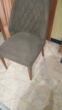 ميز طعام دائري مابي ضرر وياه ٤كراسي ب٧٥