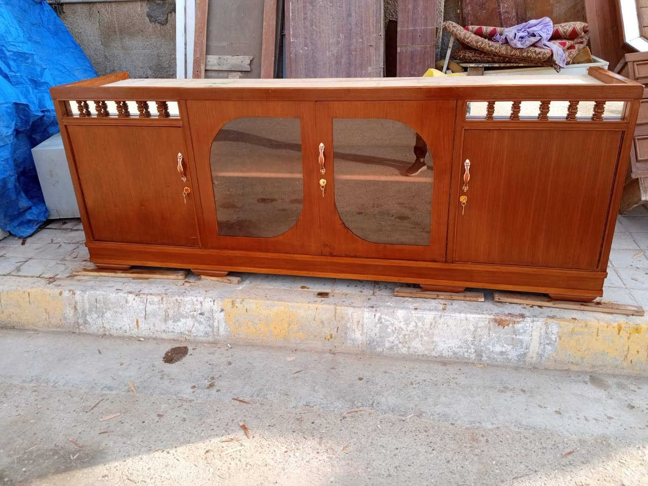 بوفيه حطاطه مترتين او نص مكان الخمسه كيلو السعر 160 للاستفسار على الصفحه او الاتصال ***********
