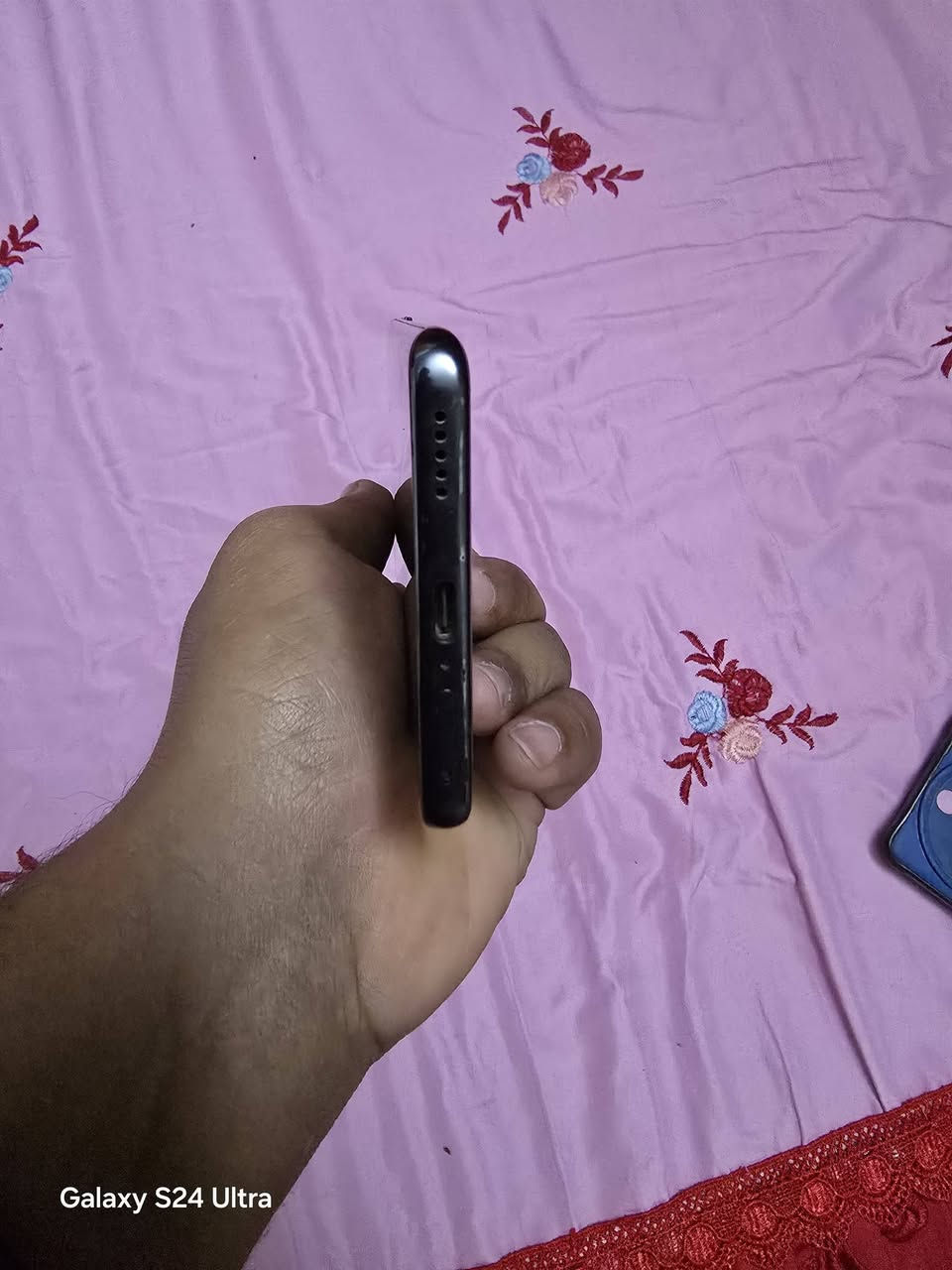 هونر x9b
رام 12+12 ذاكره 256

بطاريه 6600شحن 66واط 

شاشه اومليد 120هيرتز 

فقط كلاس الشاشه الخارجيه مكسور

صوت استريو 

كاميرات 108ميكابكسل 

السعر 150 وبي مجال للطيبين

هاتف ***********
