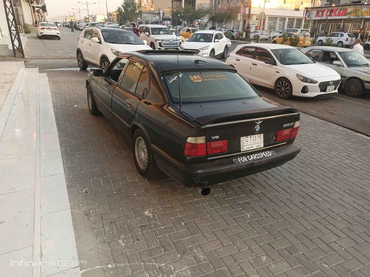 بي ام للبيع حجم 525 او معارض حسب القناعه سياره جهازه 
التفاصيل موديل 92
الون اسود 
بدون صبق 
محرك والكير شرط
تبريد شرط
اكسن خفيف 
كزوز رياضي على بصمه 
قفل مركزي سنترك لوك 
ليت زينول العالي 
شرط التحويل 
رقم نينوى الماني
***********
***********
