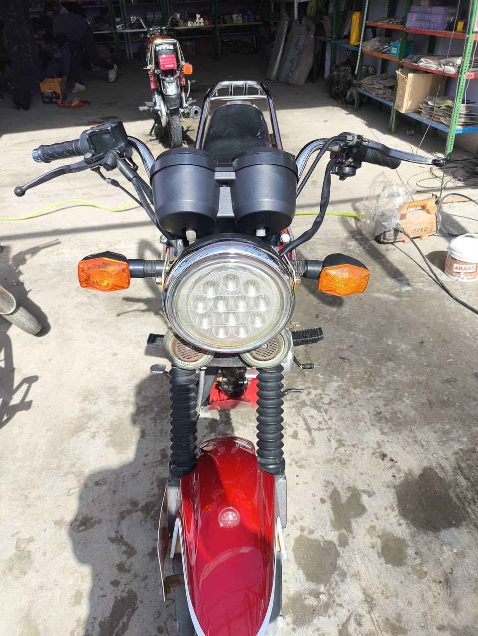 اللهم صل على محمد وال محمد 
دايوان عضم للبيع موديل (2021)
الدراجه كفاله المكينه مامفتوحه والنعومه ماينسمع صوتها 
كلشي بيها شغال من الكهربائيات للدبلات وكلشي 
اوراق اصولي وبيها مكاتبه حجي حسين 
رايدها 900 وبيها مجال 
عنواني المسيب- اولاد مسلم 
***********----***********
