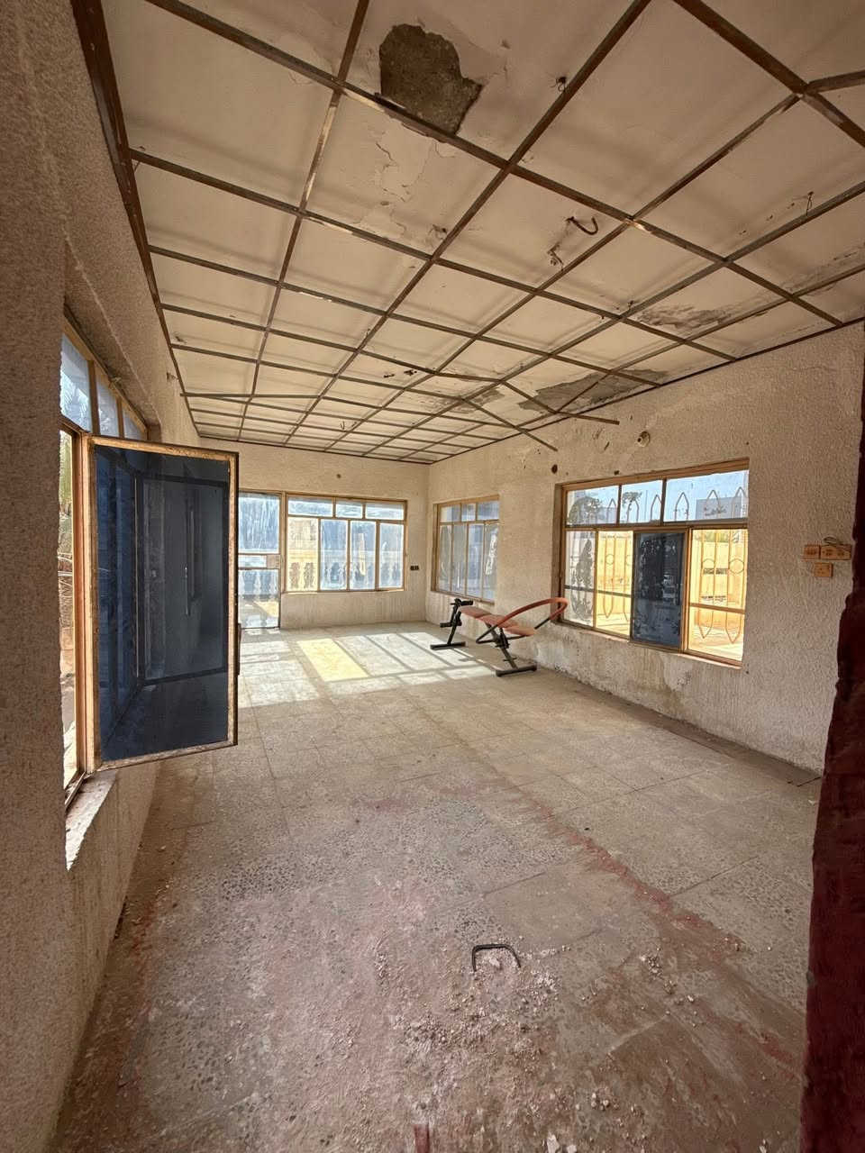 #دار_للايـــجــــار يصلح شركة او روضه او مؤسسه في ام الخيل مقابيل دائرة النزاهة مساحة 350 متر
يحتوي ع 7 غرف نوم وصالات عدد 2 وبراني ومطبخ حار وبارد وطارمة وسطح وصحيات عدد 4 …
—————————
#نستقبل_جميع_عروضكم
———————————————————
🔺#للاستفسار الاتصال ع الرقم التالي 
*********** 📲  
—————————————————————
او زيارة مكتبنا متواجدين 11 صباحاً إلى 8 مساء 
🔺مكتب دره المشرق للاستثمار والتطوير العقاري 
🔺العنوان:-حي الجزائر الشارع العام قرب مأكولات تشرين
