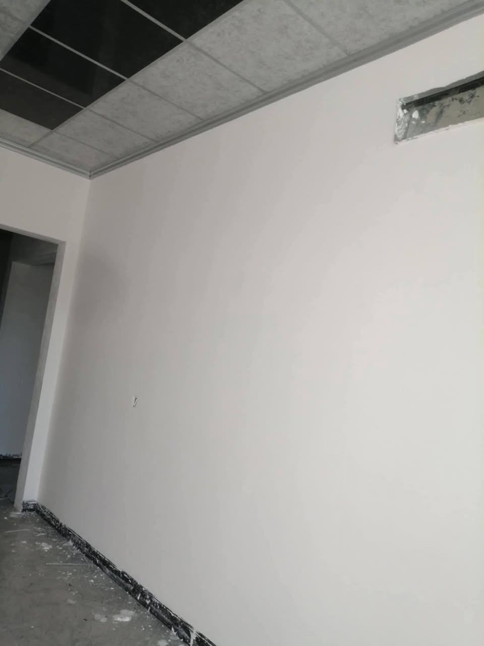 خلفة لبخ جص واسمنت صقل وجرارة وتشميع ونثر ***********
