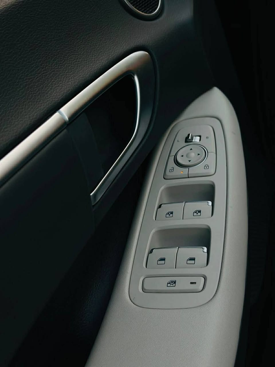 سلام عليكم سوناته موديل 2025امريكيه ربع بنيد صبغ فقط باقي كفاله بدون ايرباك بدون رقم سعرها 183مكاني حله بيع فقط بدون مراوس شراي يتصل*********** صور حادث بل منشور
