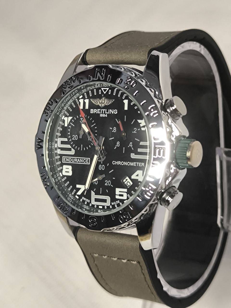 ساعة من ماركة برتلنغ Breitling

تحفة فنية 
مصممة للطيارين الحرفين والقباطن
مكينة كوارتز ستوبوج (جميع السناتر شغاله)
هيكل ستانلس ستيل طوق ارقام حفر
ميناء فخمة مزودة بمنفذ تاريخ فول لامينوس
زجاج معدني ضد الخدش
مقاومة ماء وغبار 
جلد شاموا مميز مبطن ربل
الساعة مختمة بالكامل 

ملاحظة ؛- متوفر قطعتين فقط
 
السعر : 35 ع اول تم
 للحجز والاستفسار يرجى مراسلة الصفحه


**إذا كنت صاحب هذا الإعلان وتريد حذفه لأي سبب، رجاءا أرسل رسالة إلى الدعم الفني**