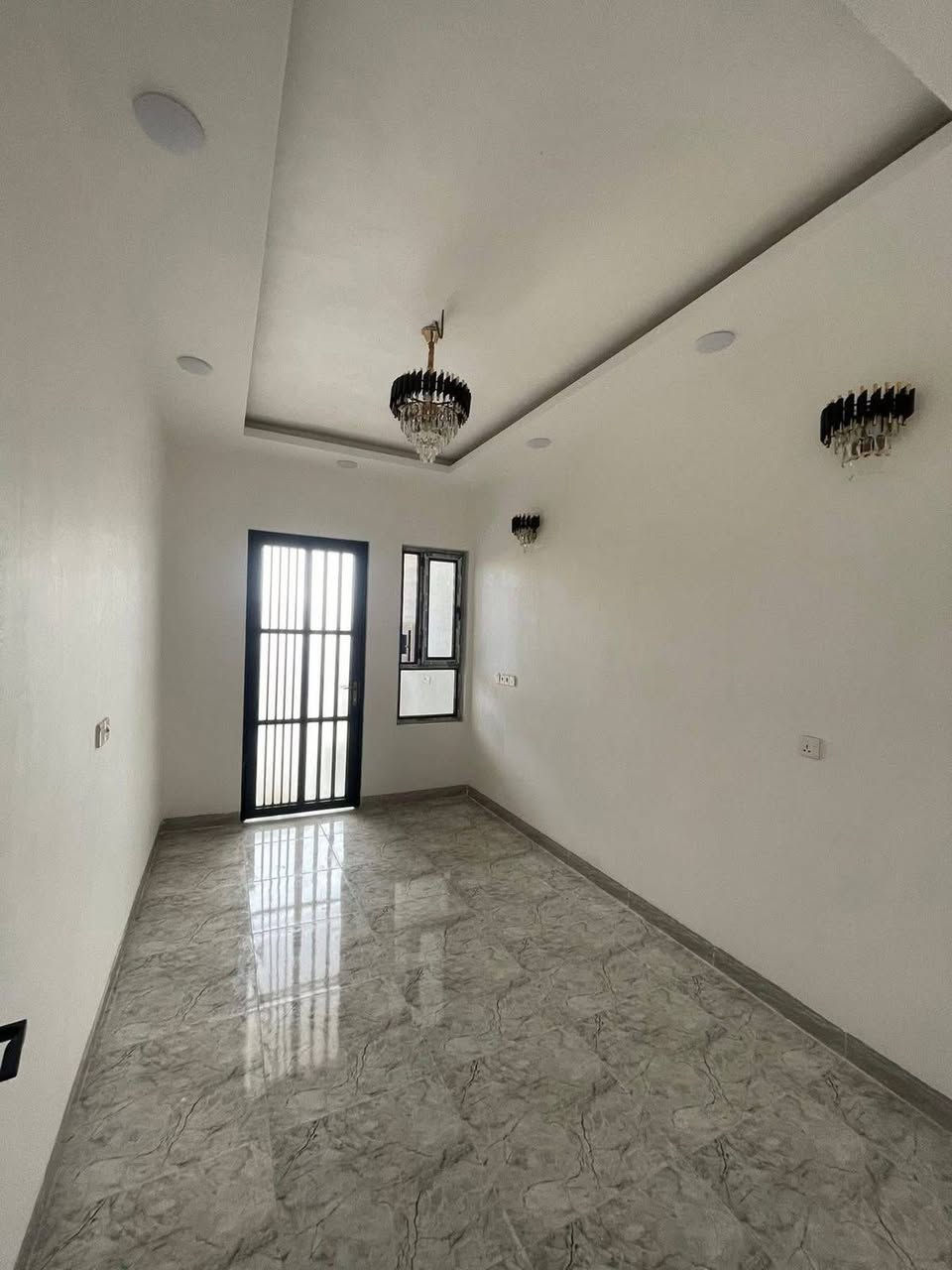 🏡 دار للبيع في حي السماح والسعر مناسب 🏡

🚧يقع عل شارع تجاري بعرض 20 متر
📐مساحة 100 متر سند طابو الزهور تحويل مباشر
💸  للسعر علق بتم ويوصلك السعر برسالة على الخاص 📩 
⚔️طابقين ٣ غرف نوم بناء حديث
⚔️ زيرو ما مسكون فول سيراميك وحلان وسقوف جبس

💡يتأجر مباشرة ب٤٠٠ الف كأستثمار .

✅️للجادين بالشراء يرجى الاتصال على الأرقام التالية 
 ☎️ *********** 
☎️ ***********
