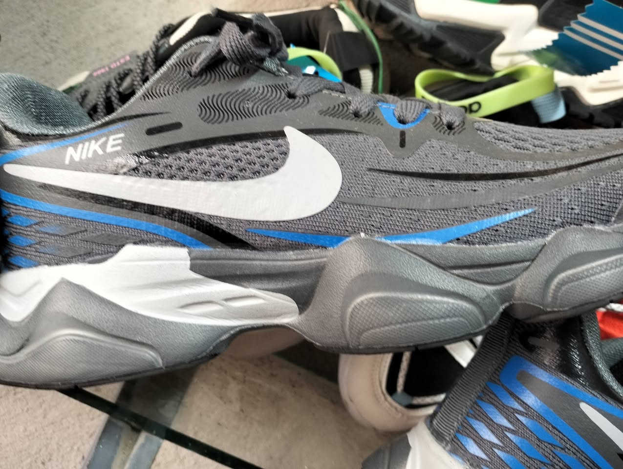 باله درجه اولى حي التحرير مقابل جامع ال البيت بل فرع السايدين مال قوزي الصقال اول شارع عل يمين السعر حسب القطعه الحجام من40 الى 46 تاريخ 10/2اي ستفسار على مازنجر أو وات ساب ***********
