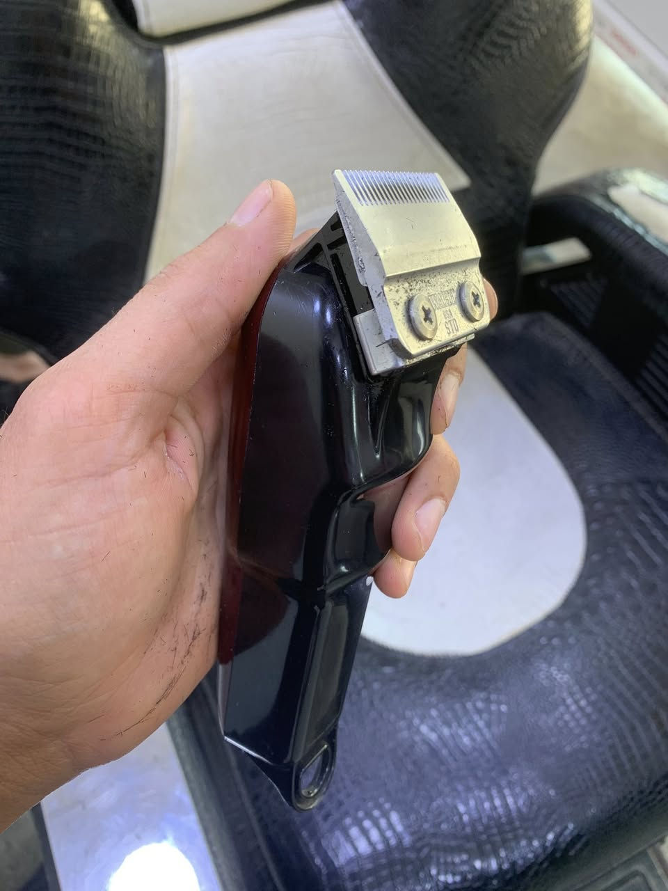 السلام عليكم مكينة WAHL ماجك نظيفة جداً مثل ما موضح بالصورة السعر 75 الف مكاني ديالى بعقوبة 
***********
