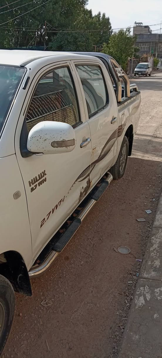 للبيع سياره بيكب دبل قماره نوع تيوتا هايلوكس موديل 2010 كير عادي سنويه جديده لغاية 2031 رقم دولي 28 نجف محرك كير ممتاز الشكل مثل ماموجوده في الصوره سيار حلوه بالنجف الشراي يتصل على الرقم ***********
