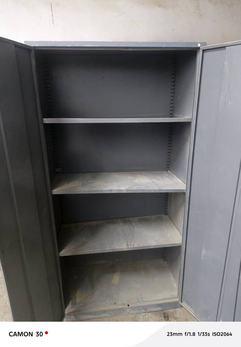 سلام عليكم لوكرات درجة اولا عدد ٤٠ سعر الواحد ٧٥ ابيع شلع وبيع مفرد خابر او تدلل عنوان كشروع المسيب ***********
