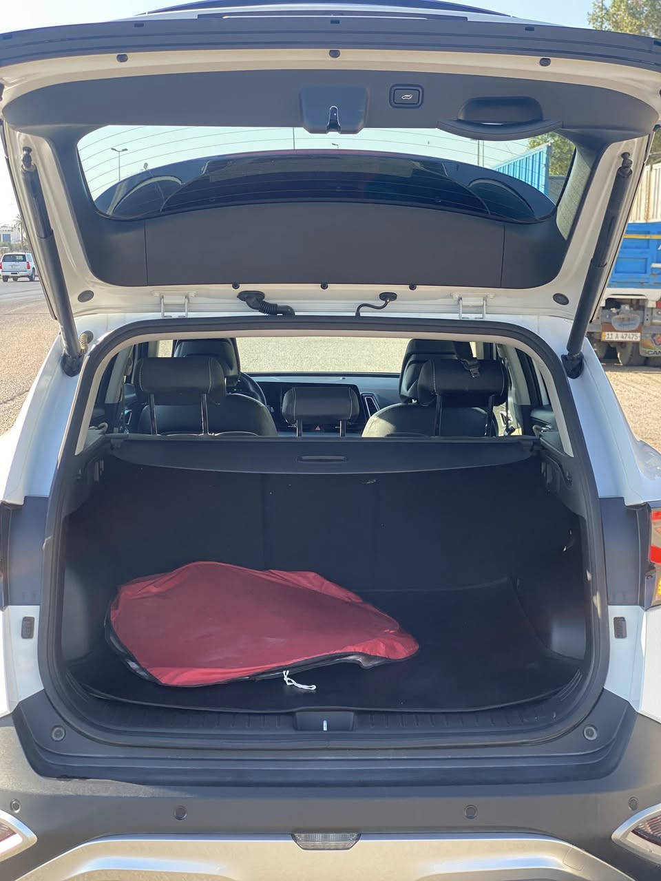 🚗 للبيع: كيا سبورتج 2024
📊 المسافة المقطوعة: 31 كم
🛠️ المحرك: 4 سلندر 2000cc
رقم بغداد مكفولة كفالة عامة
⚙️ المواصفات:
• فول مواصفات عدا فتحة السقف
• بصمة تشغيل + تشغيل عن بعد
• مقاعد أمامية كهرباء مع تدفئة
• شحن تايب C بالكشنات + شحن وايرلس
• شاشة كبيرة
• كاميرا خلفية
للاستفسار 
***********
