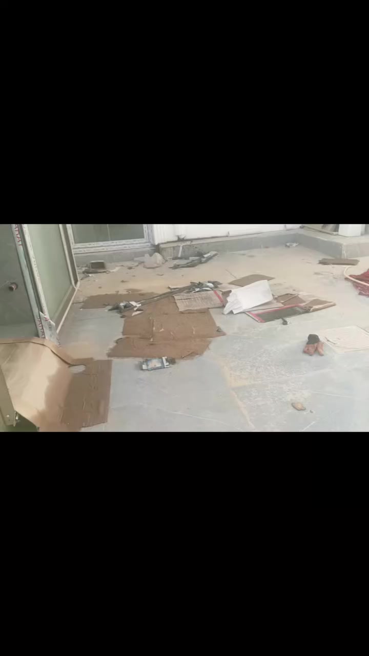 متاح بيتين منطقه دروازه 💯 متر وحده سعره38 بيع مستعجل هول مع مطبخ غرفه نوم صفر فول مواصفات اخوان ***********
