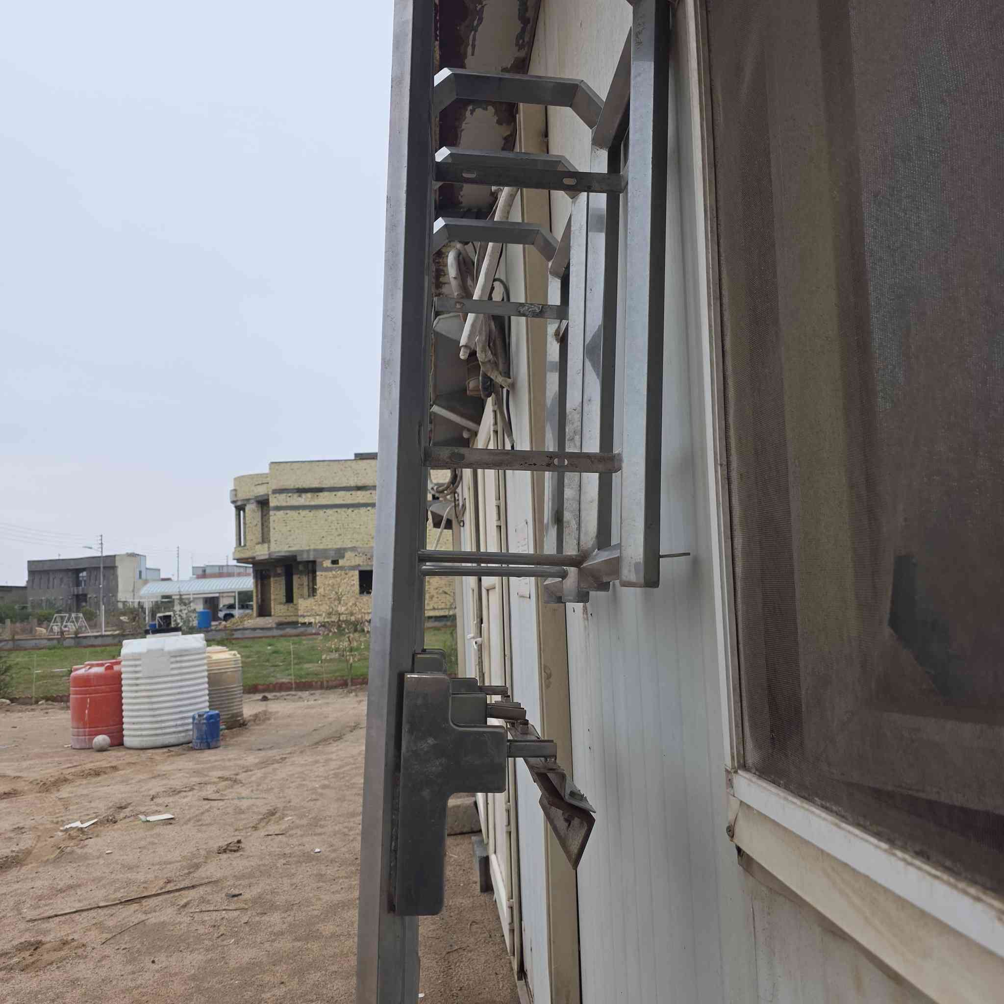 زوج درج سل ستيل
العنوان ابي الخصيب 
السعر ٥٥٠ بيها مجال 
الاستفسار ***********
