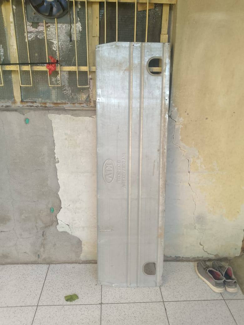 تنته كيا مع غلاف ظهر كيا حمل
***********
