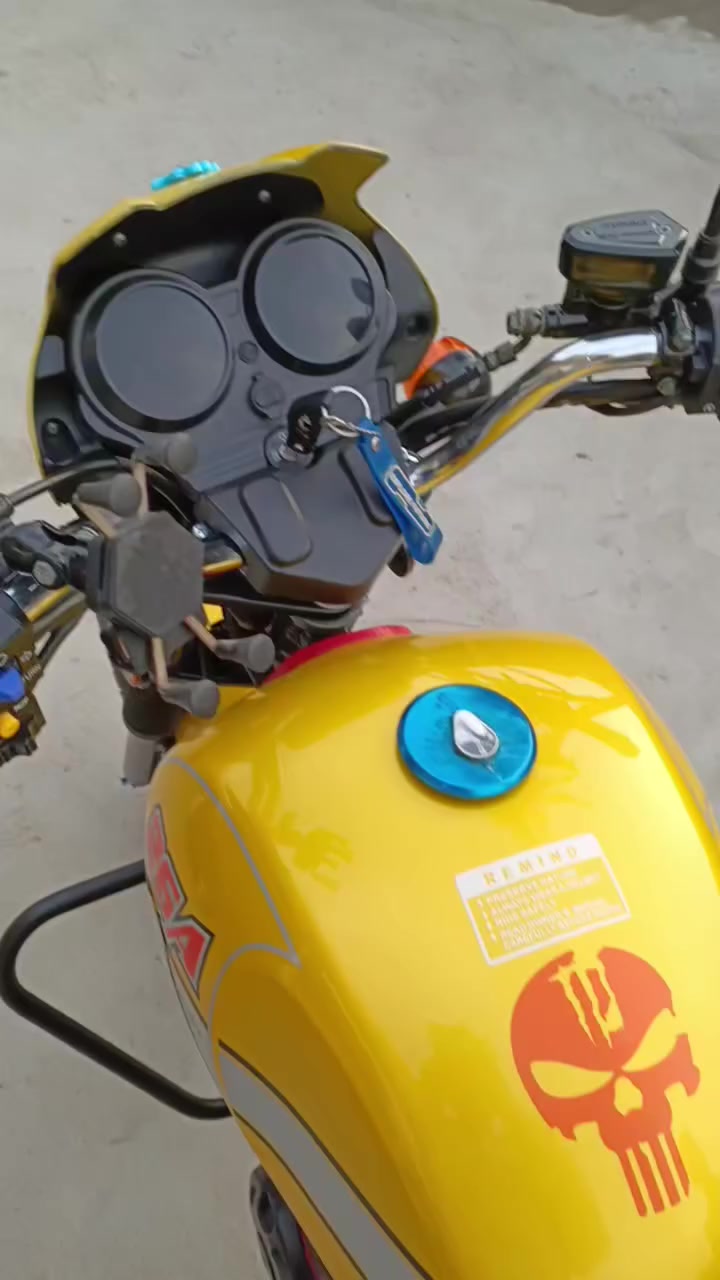 دايون 2026 اوراق سكنر وكيل السلامي صارلها شهرين من طالعه دراجه كفاله عامه من الشخط جديدة الشكل القديم مكينه 200 كتابه حمرة الاصلي السعر 1675 مليون وستمية وخمسة وسبعين وبيها مجال للشراي موجود نت واتصال *********** المكان بابل الحمزة الغربي.
