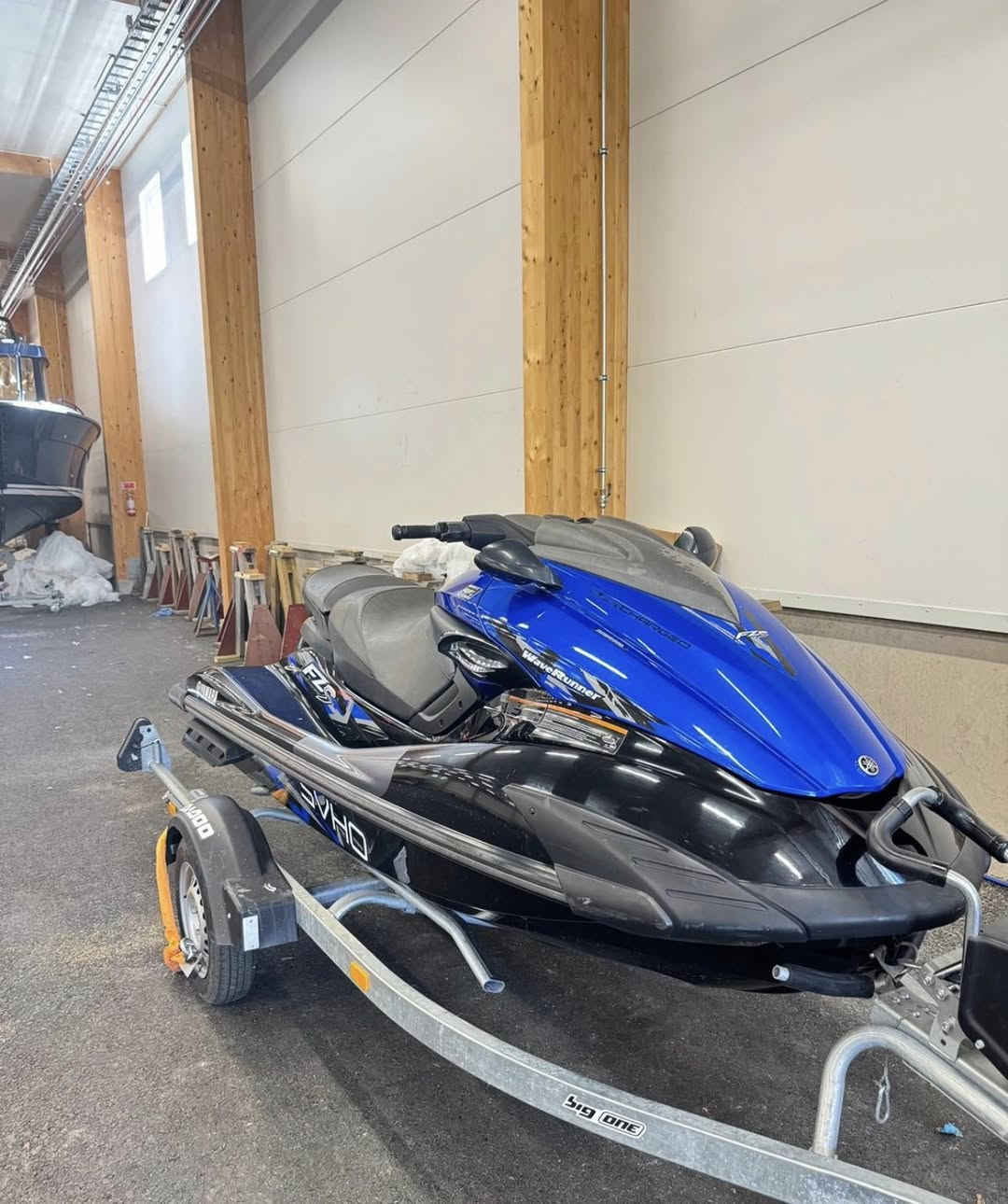 السلام عليكم
جيتسكي ياماها 1800 سوبر
FZS 
موديل 2015
جت نظيف جدا بدون كسر بدون صبغ
130 ساعه مشتغل⏰
شرط التراي وتفحص وين ماتريد
جت بدون عربانه 
💵💵السعر خاص💵💵
اي استفسار الاتصال
☎️***********
☎️***********
