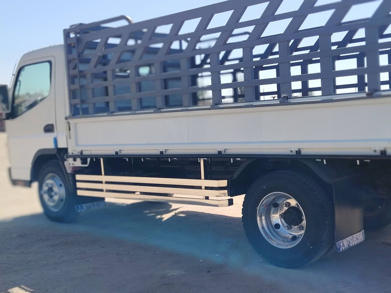 سلام عليكم كنتر للبيع موديل 2022 كفاله عامه رقم بابل نكليزي بأسمي تحويل ثاني يوم سياره جاهزه السعر 265 وبيها مجال المكان النجف رقم الهاتف ***********
