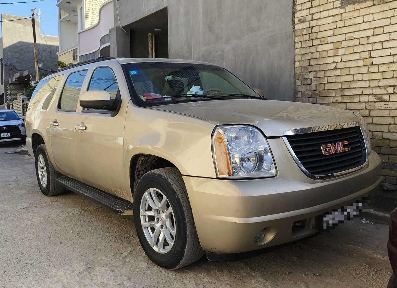 السلام عليكم جمسي يوكن 2007 معمرة جديد مصبوغة عام رقم بغداد خصوصي محرك وكير بلادي السعر 160 وبيها مجال المكان بغداد الدورة  للستفسار ***********
