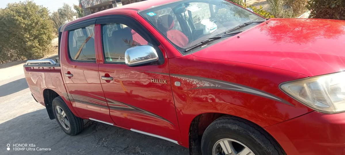 سلام عليكم سياره تيوته هايلوكس موديل 2009مكفوله كفاله عامه السعر 165وبيهه مجال للشراي المكان الكرمه الهاتف ***********
