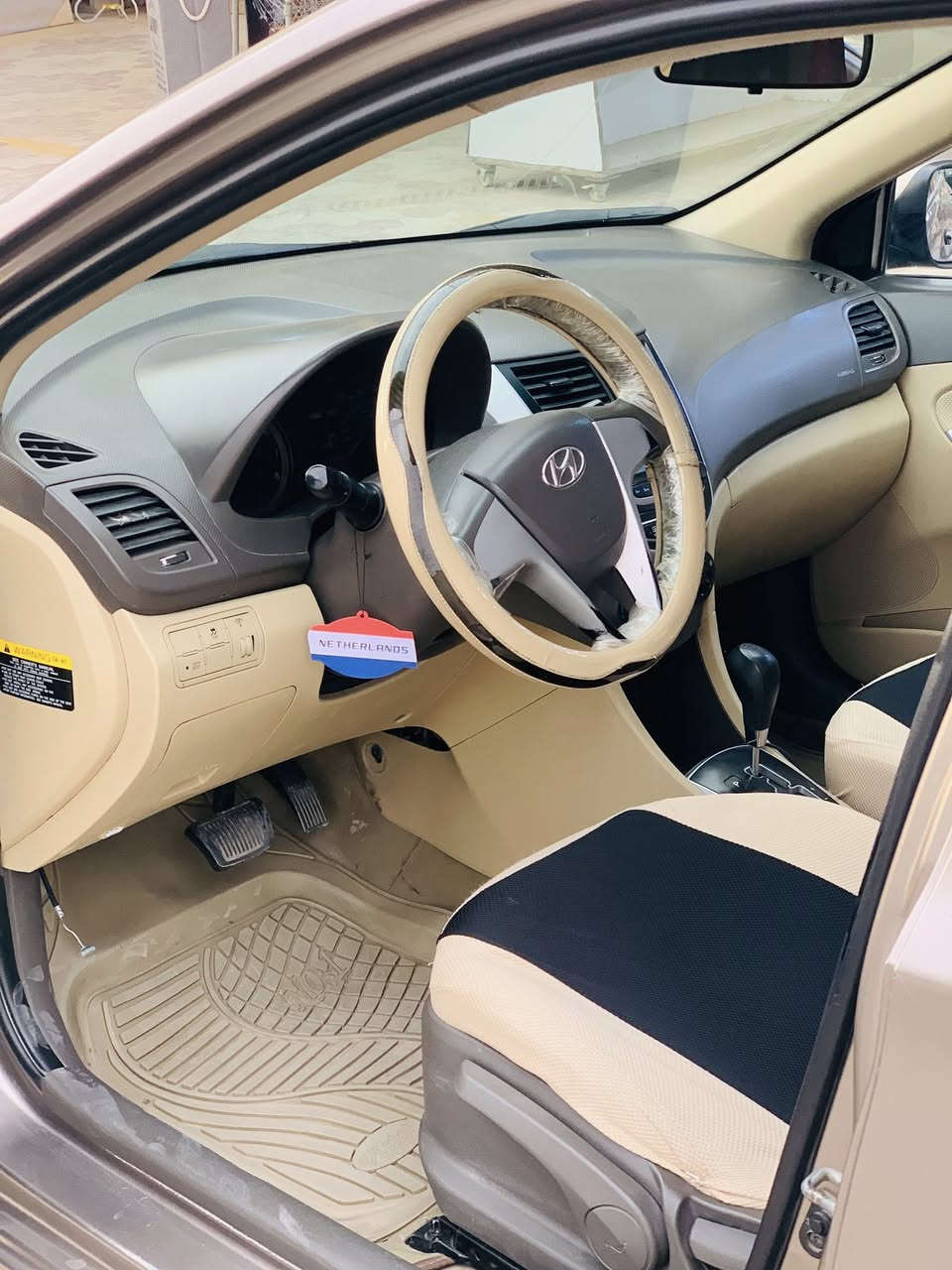 اكسنت 2014 وراد امريكي كير ومكينة كفالة رقم ديالى تحويل ثاني يوم 85 $وبيه مجال بسيط 
للاستفسار اكثر ***********
