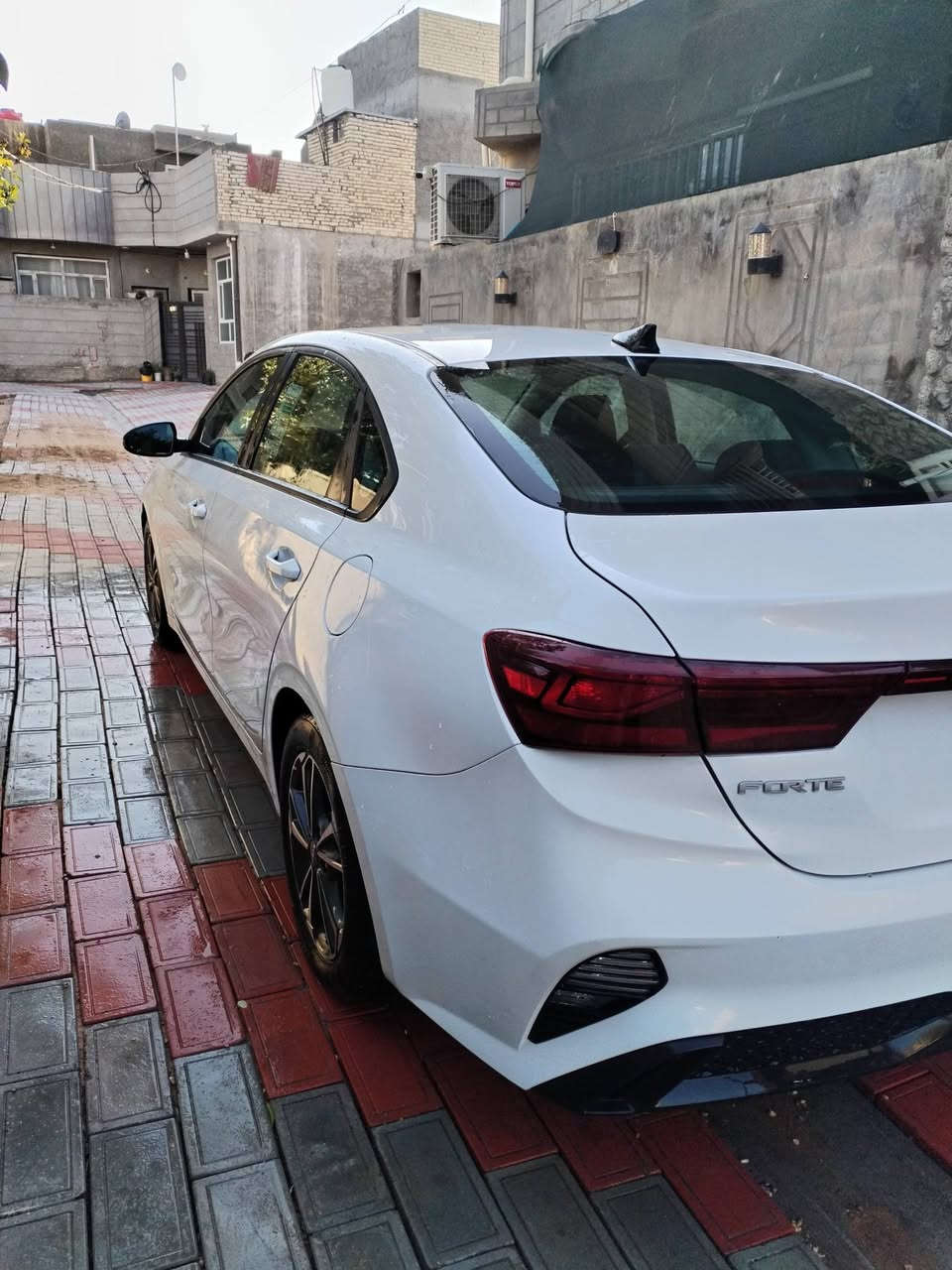 فورتي ٢٤ باسمي رقم بابل حادث فقط بارد بالبنيد واضح مثل الصوره بدون صبغ وبدون ايرباك بدون فتح ليبل واحد  موصفات نص فول ماشيه 15  مكان طويريج استفسار اتصل ***********
***********
