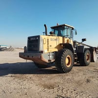 شاحنة • للبيع • بدون تفاصيل