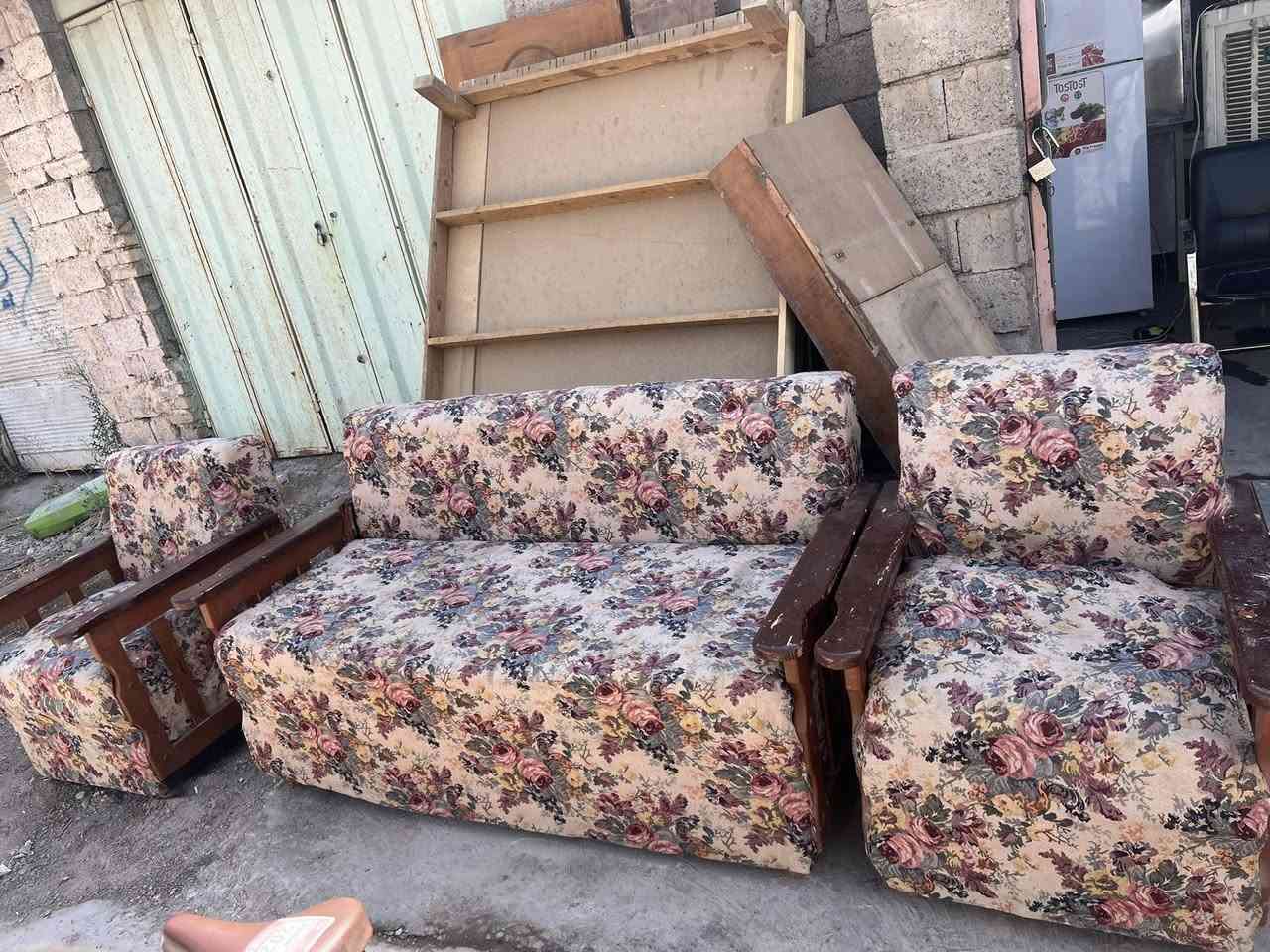 توفرت وجبة من الثلاجات والتخامة وتوفرت مبردة فافون ايضا متوفر غرفة نوم طباخات غسالات كلشي موجود مراوس وبيع وشراء في مزاد ابو همام النداوي
العنوان :بلدروز مقابيل مدرسة الثقافة مجاور انفنتي مول 
للاستفسار :***********/***********
