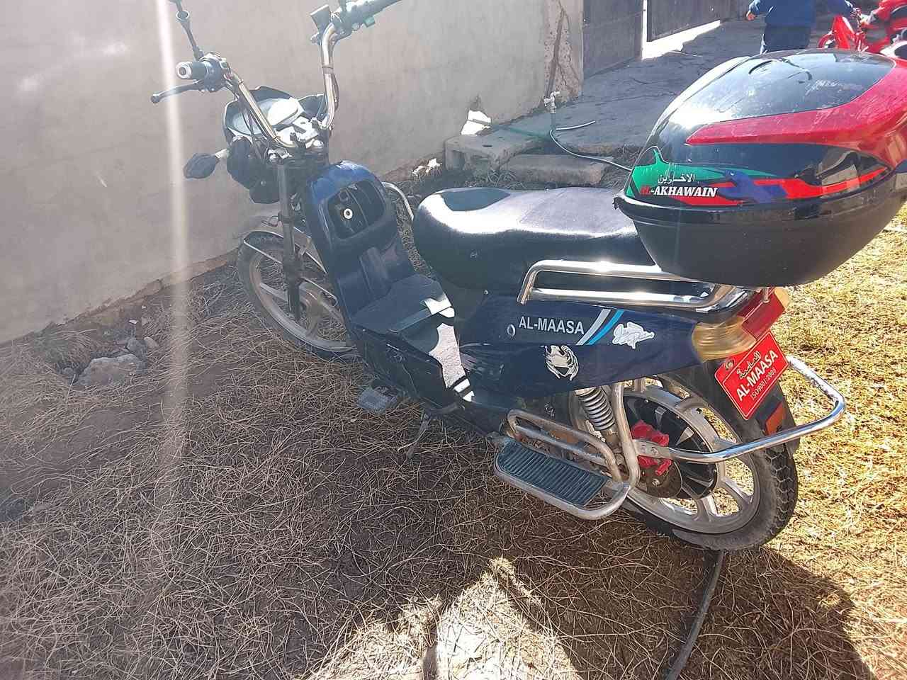 نوع
هارلي
 ✅بطاريات عل فحص✅
⭕لايت عالي ناصي 
⭕ شاشه الكترونيه 
⭕نظام ®️ الرجوع الى الخلف
⭕ نظام 4 سرع 1234 
⭕ بريك امامي، خلفي 
⭕ اشاير يمين، يسار
⭕تشغيل عن بعد 
⭕ جهاز انذار سرقه
⭕ شاحنه الشركه الاصليه 
⭕ كلشي شغال كهربائيات 
الموطور نظيف مثل ما موضح بالصور 
(( السعر 225 )( بي مجال)رقمي مكاني شهداء
***********
