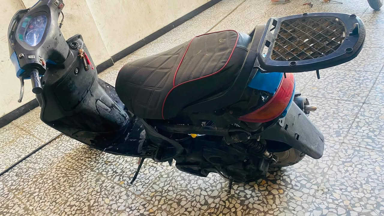 فراشه مراوس بفراشه بنضافته وحلوه وكفرات كامله. رقم التليفون ***********
