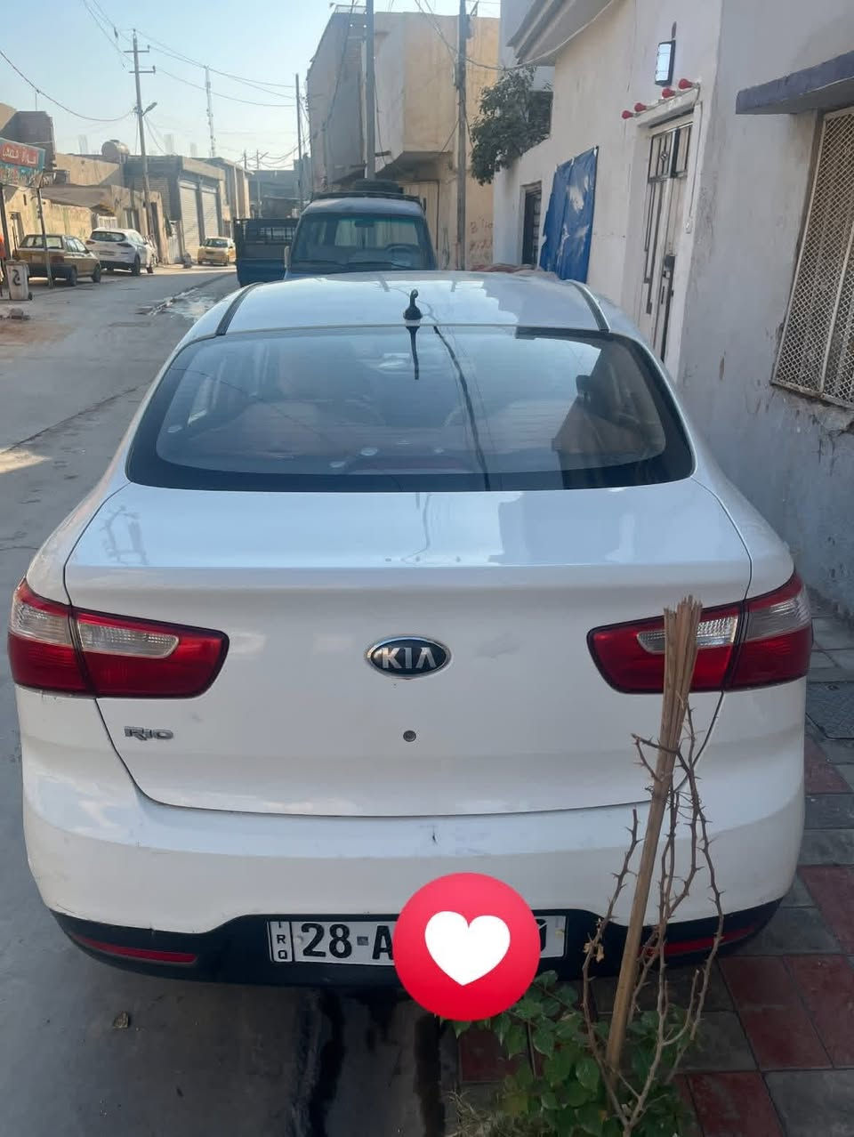 السلام عليكم ورحمة الله وبركاته السعر 97 بيه مجال 
سيارة كيا ريو خليجي للبيع 2013 سيارة نضيفة 
باسمي مداور ثاني يوم رقم نجف سنوية 27 
بيه 2 قطعتين صبغ الباب الصدر والجاملغ الأمامي الايسر جهة السايق محرك 1600 مكاني كربلاء طويريج
الاستفسار  ‭0775 193 0009‬

