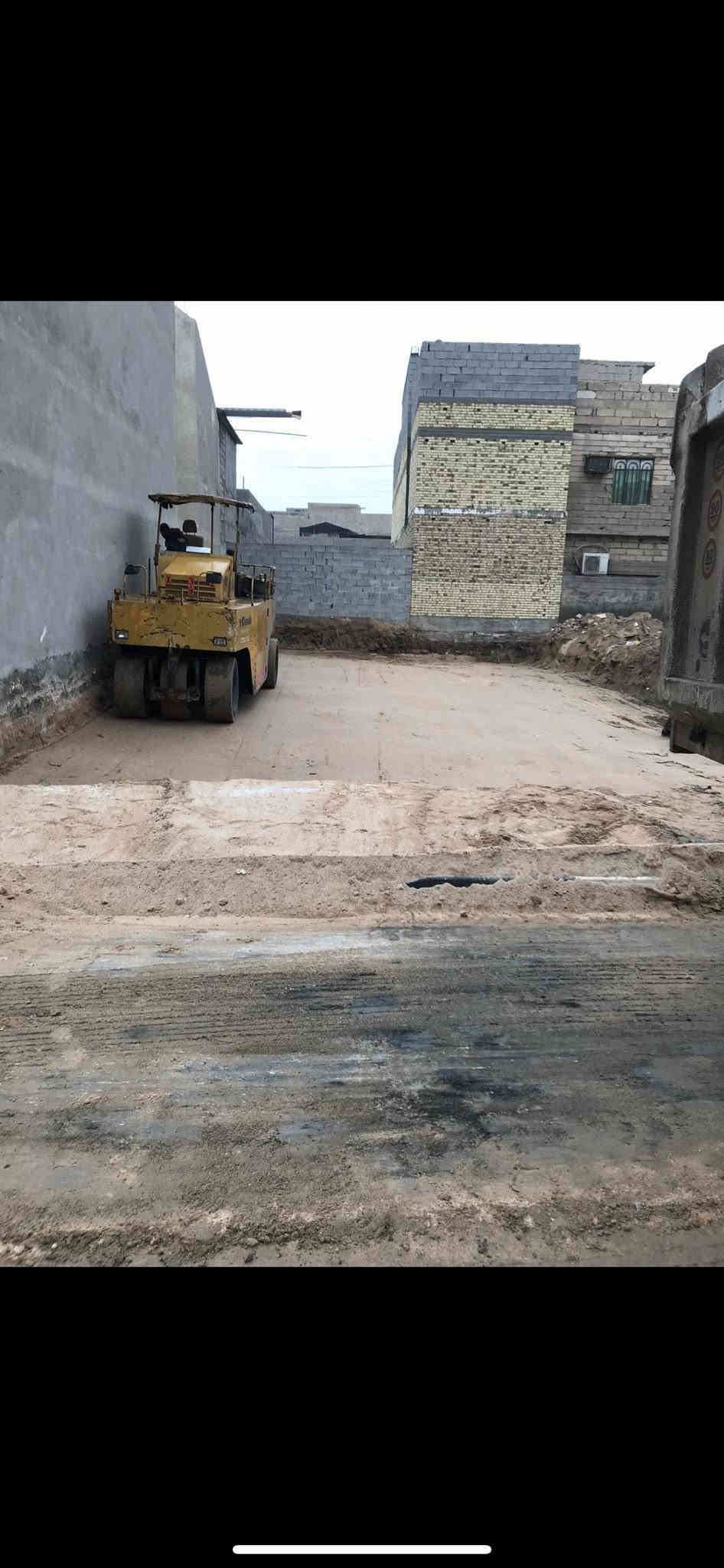 اليوم وبفضل تم قلع قطعة أرض 
بمساحة 200م في القبله مقابيل البريد  وتم نقل الأنقاض ودفنها بالسبيس والأسمنت وحدلها طبقتين للأستفسار ***********. أو. ***********

