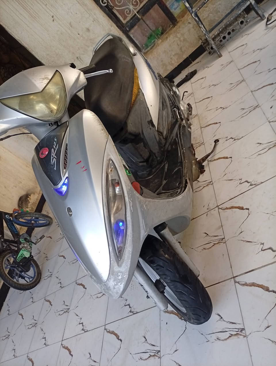 سلام عليكم تفاصيل داخل صوره


**إذا كنت صاحب هذا الإعلان وتريد حذفه لأي سبب، رجاءا أرسل رسالة إلى الدعم الفني**