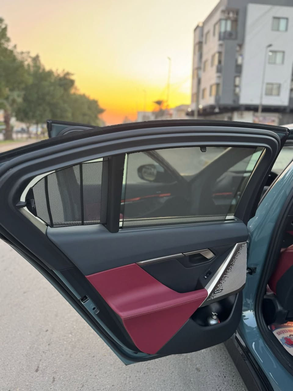 BMW 520i 2024
خليجي وكالة عروش لون مميز 
31 km 
مغلف ppf كامل 
للتواصل : ***********

