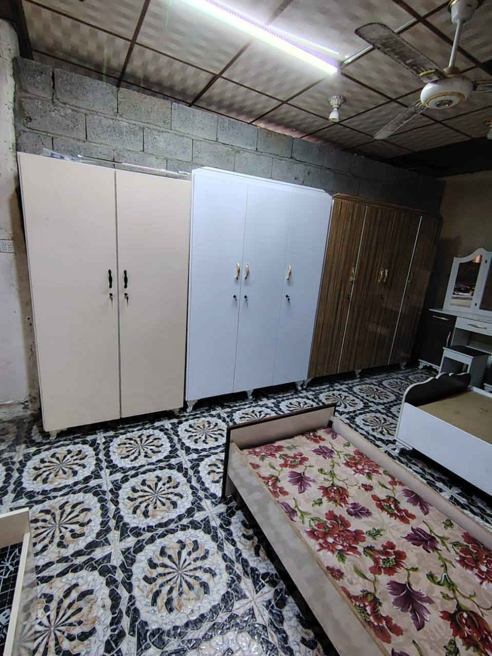 يا الله 
 لبيع وشراء الاثاث 
كناتير بابين 2و3و4
كناتير سليماني 5و6
غرف نوم بنوعاها 
ويوجد تفصال جرابي وكناتير وبوفيات حسب الطلب 
يرهم مراوس وشتراي جميع الاثاث داخل كركوك***********
***********واتساب 
عنون كركوك العروبه مقبيل منفذ نسيم قرب جامع الامام علي
