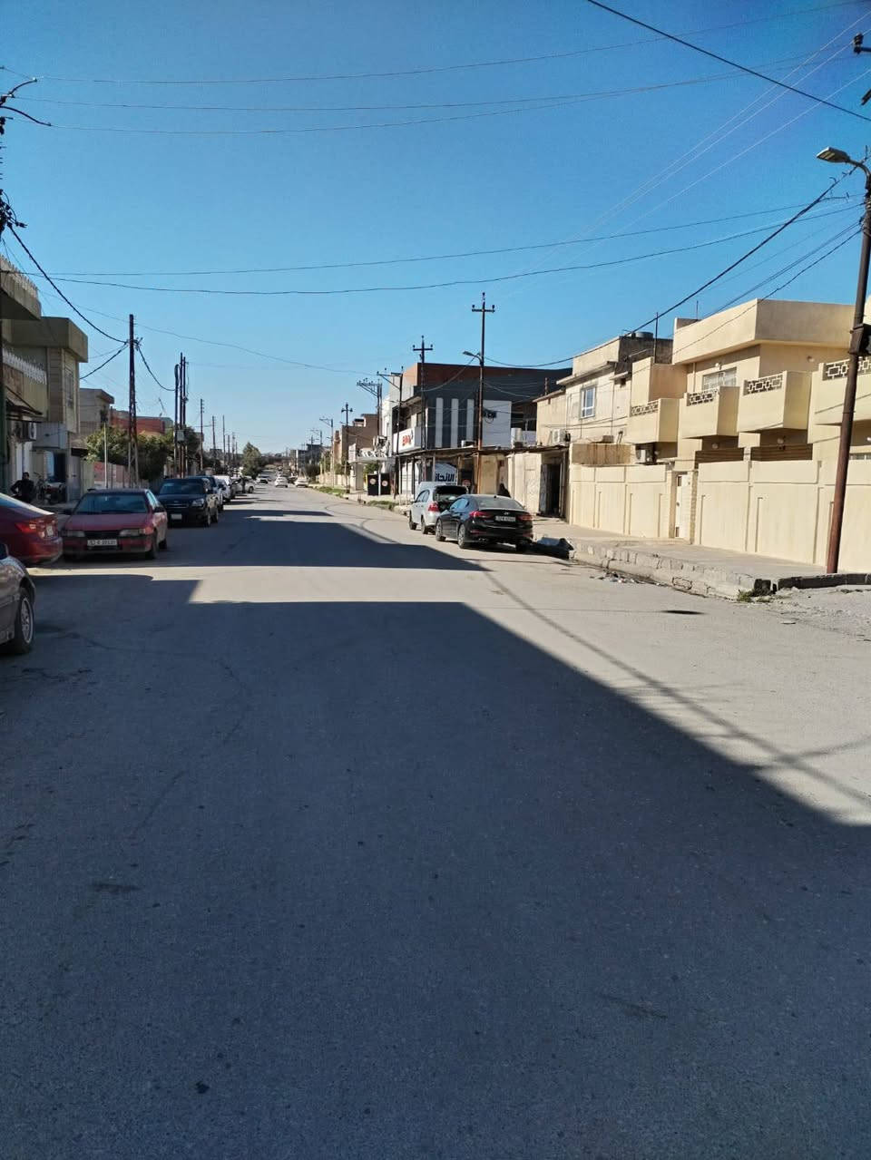 دار للبيع بحساب الارض 
الموقع.. حي سكر المربع الاول 
تقع على شارع 20 متر 
مساحة 168 م واجهه 10
الدار مؤجر حالياً 
قريب من مركز الصحي السكر 
مستشفى الخنساء 
لمعرفة السعر علق بتم لتصلك السعر 
الاستفسار اكثر يرجوا زيارة المكتب الكائن في سكر قرب من مجمع الاوربي 2
او الاتصال على الارقام التالية او مراسله الصفحه 
***********
***********
